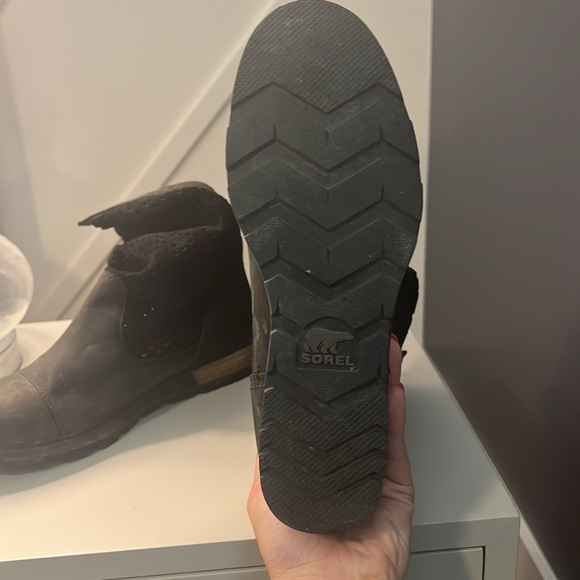 Black sorel boots - Picture 3 of 4